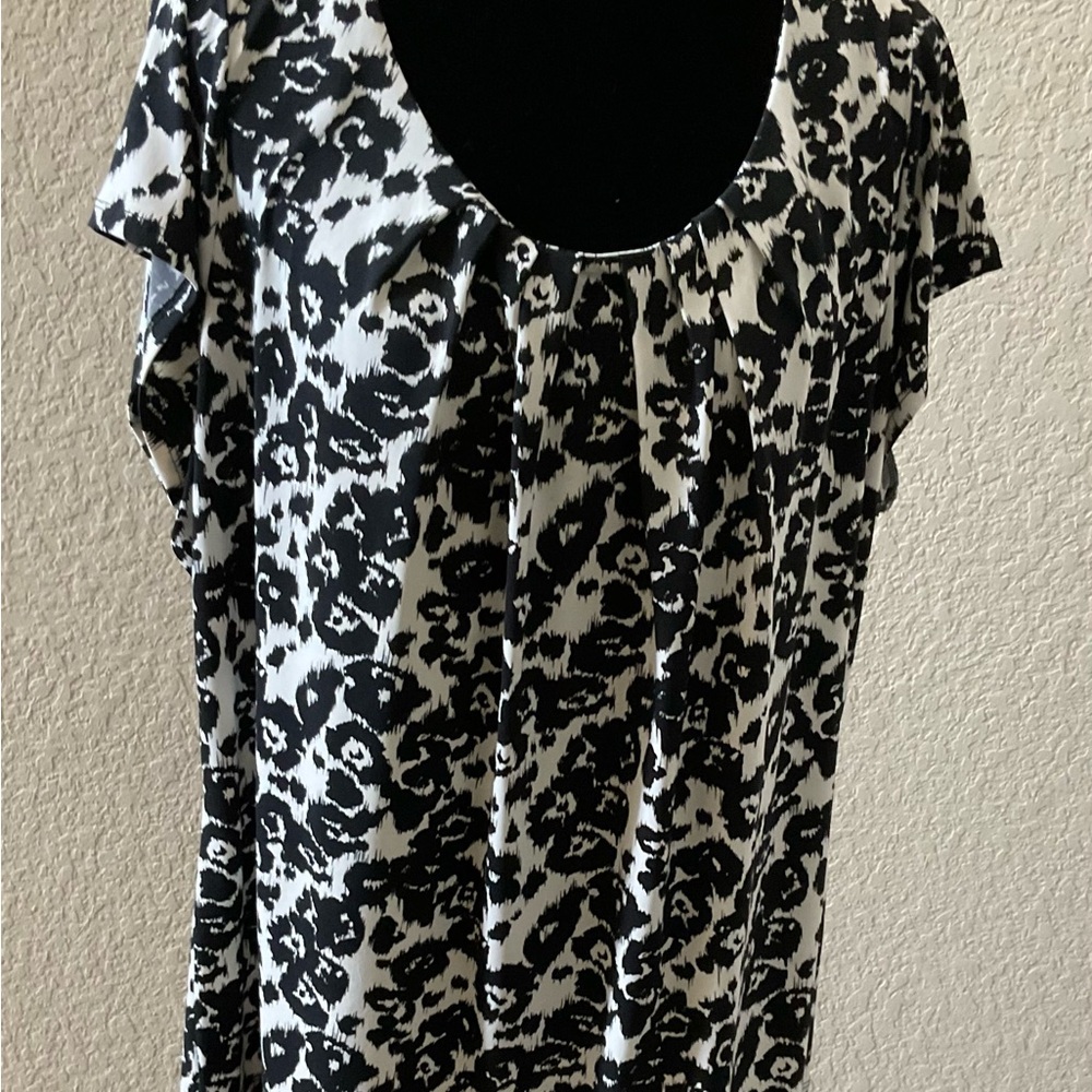 Worthington Blouse Elegant Black and White Design